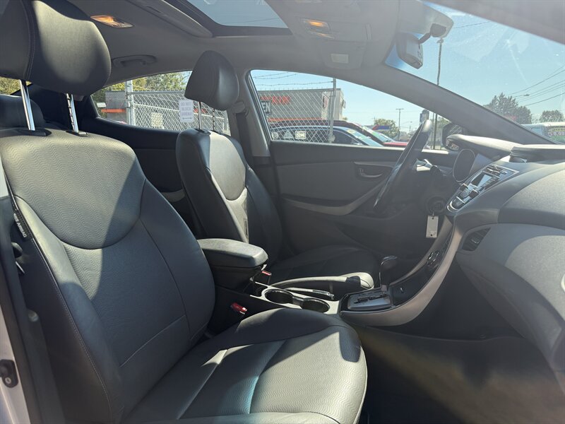2013 Hyundai ELANTRA GLS - Photo 17 - Canton, OH 44707