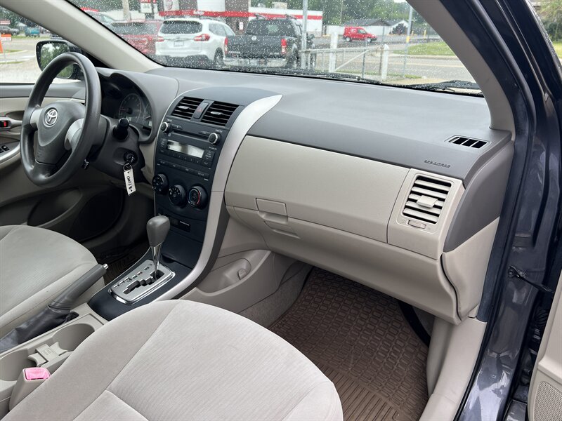 2010 Toyota Corolla LE - Photo 17 - Canton, OH 44707