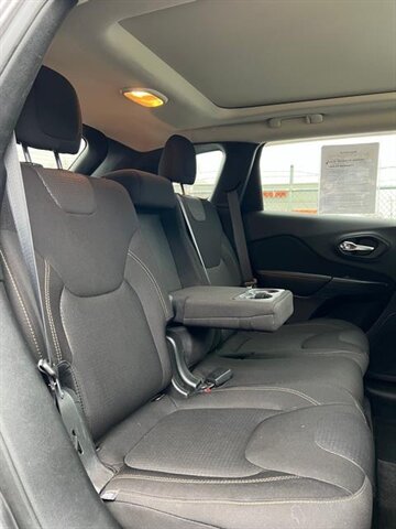 2016 Jeep Cherokee Latitude - Photo 13 - Canton, OH 44707