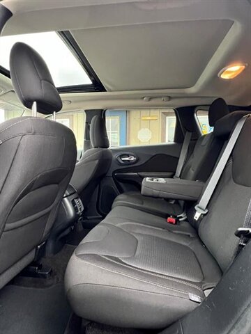 2016 Jeep Cherokee Latitude - Photo 4 - Canton, OH 44707