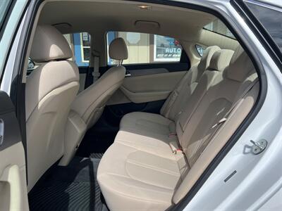 2018 Hyundai SONATA SE   - Photo 9 - Canton, OH 44707