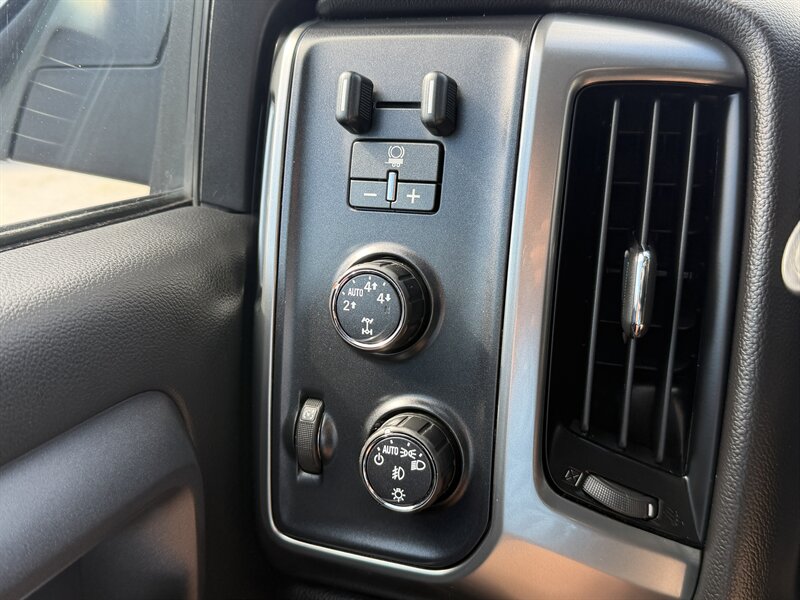 2015 Chevrolet Silverado 1500 LT - Photo 11 - Canton, OH 44707
