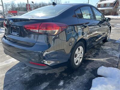 2017 Kia Forte LX   - Photo 9 - Canton, OH 44707
