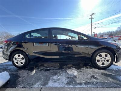 2017 Kia Forte LX   - Photo 10 - Canton, OH 44707