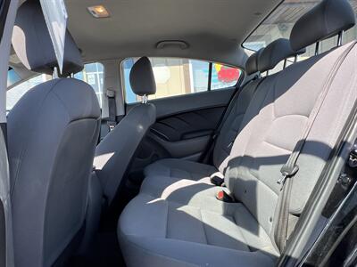 2017 Kia Forte LX   - Photo 4 - Canton, OH 44707