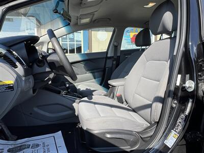 2017 Kia Forte LX   - Photo 3 - Canton, OH 44707