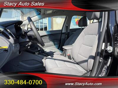 2017 Kia Forte LX   - Photo 3 - Canton, OH 44707