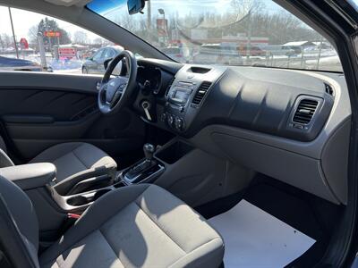 2017 Kia Forte LX   - Photo 12 - Canton, OH 44707
