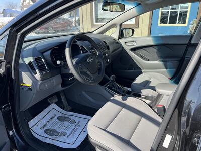 2017 Kia Forte LX   - Photo 2 - Canton, OH 44707