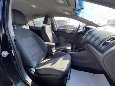 2017 Kia Forte LX   - Photo 13 - Canton, OH 44707