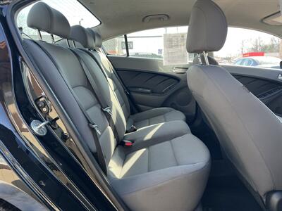 2017 Kia Forte LX   - Photo 11 - Canton, OH 44707