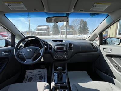 2017 Kia Forte LX   - Photo 5 - Canton, OH 44707