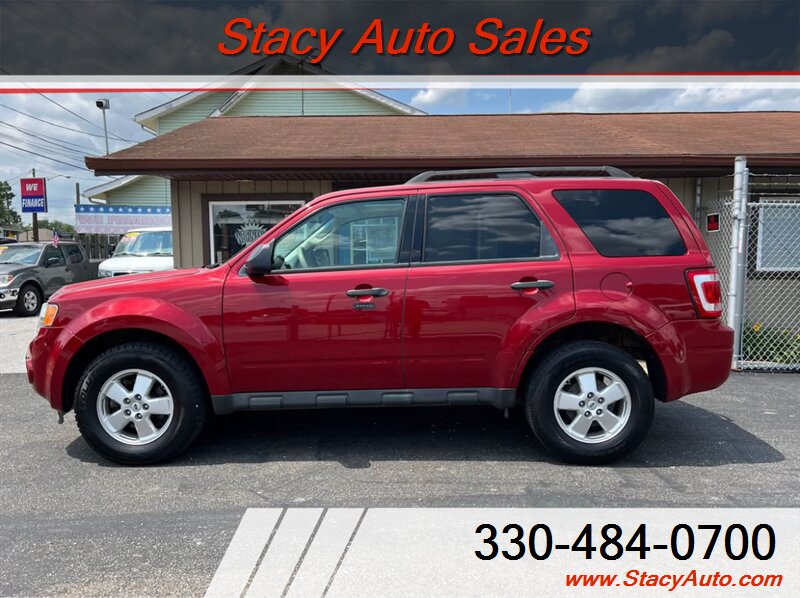 2011 Ford Escape XLT   - Photo 1 - Canton, OH 44707