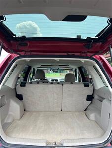 2011 Ford Escape XLT   - Photo 8 - Canton, OH 44707