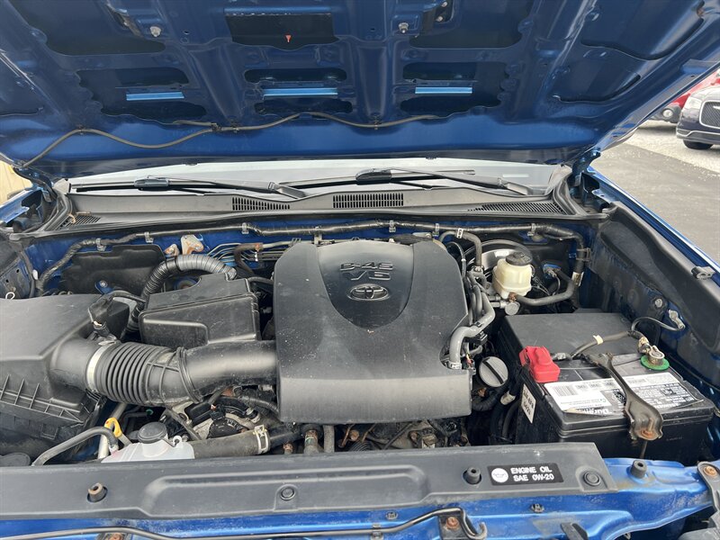 2016 Toyota Tacoma TRD Sport - Photo 4 - Canton, OH 44707