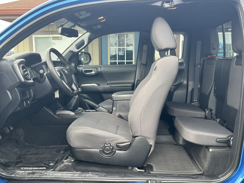 2016 Toyota Tacoma TRD Sport - Photo 6 - Canton, OH 44707