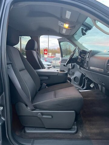 2011 Chevrolet Silverado 2500HD LT - Photo 12 - Canton, OH 44707