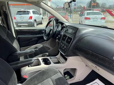 2016 Dodge Grand Caravan SXT - Photo 6 - Canton, OH 44707