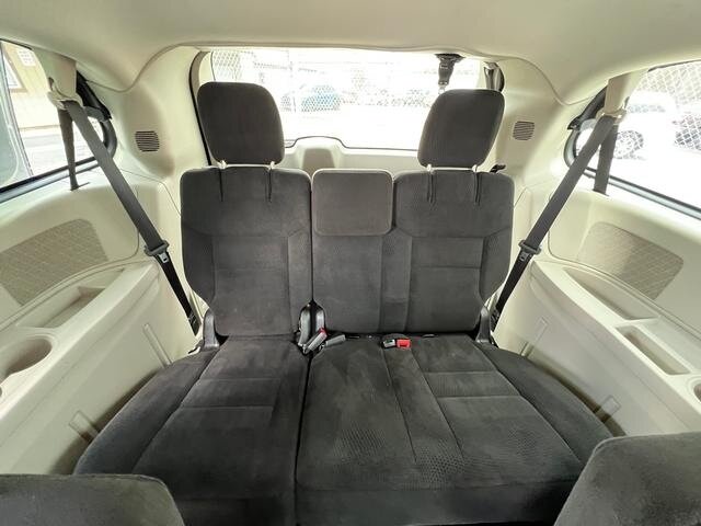 2016 Dodge Grand Caravan SXT - Photo 8 - Canton, OH 44707
