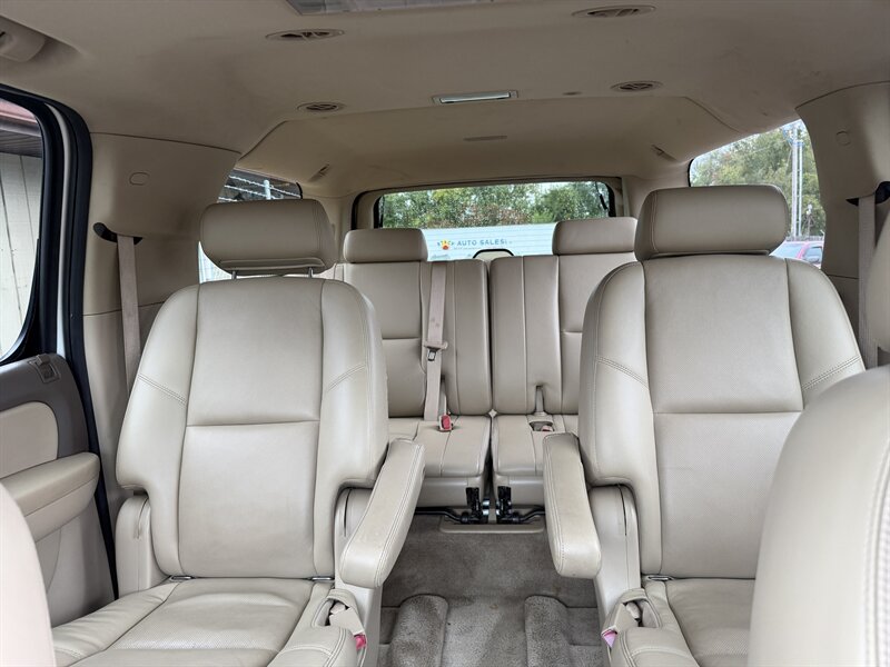 2010 Chevrolet Suburban LTZ - Photo 13 - Canton, OH 44707