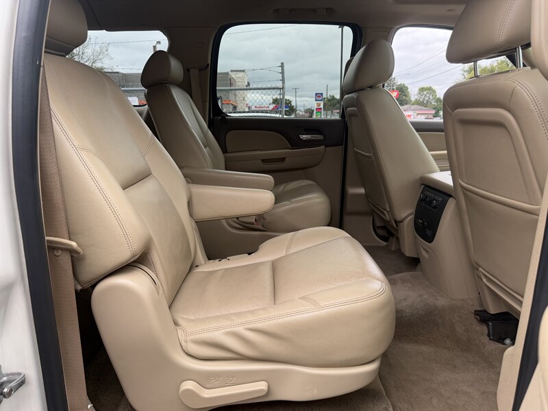 2010 Chevrolet Suburban LTZ - Photo 22 - Canton, OH 44707