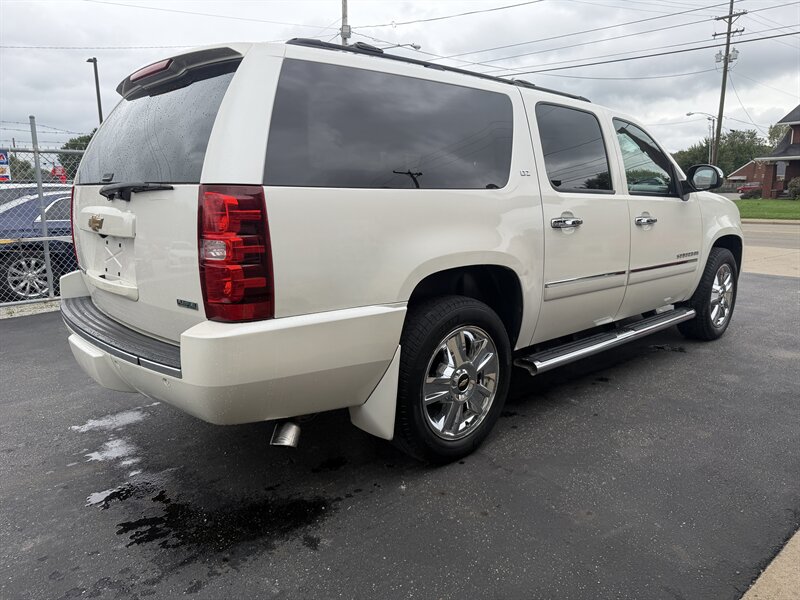 2010 Chevrolet Suburban LTZ - Photo 19 - Canton, OH 44707