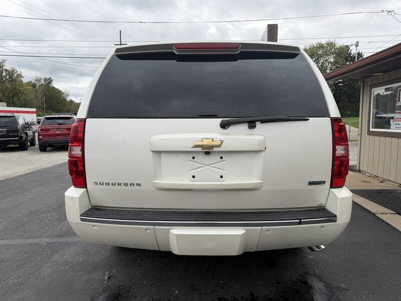2010 Chevrolet Suburban LTZ - Photo 17 - Canton, OH 44707