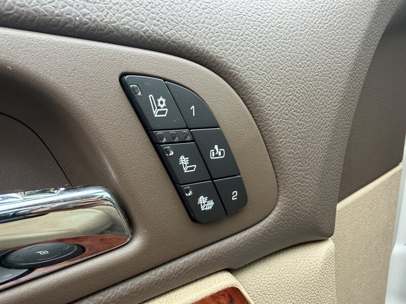 2010 Chevrolet Suburban LTZ - Photo 12 - Canton, OH 44707