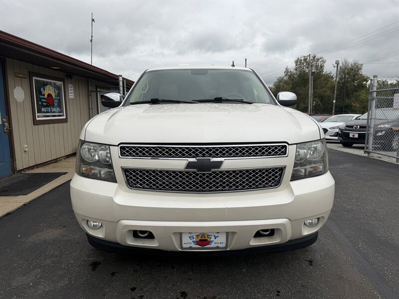 2010 Chevrolet Suburban LTZ - Photo 3 - Canton, OH 44707