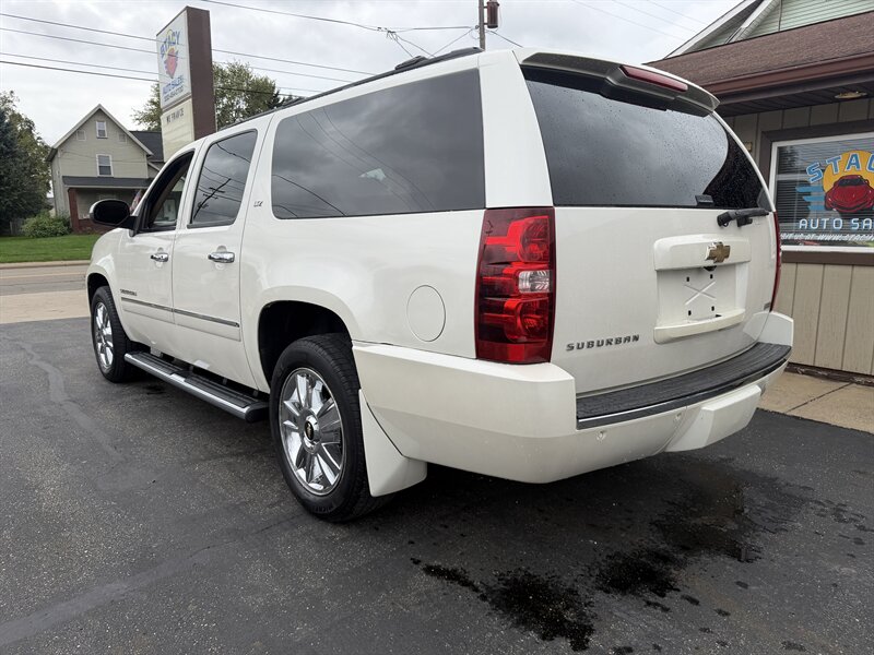 2010 Chevrolet Suburban LTZ - Photo 16 - Canton, OH 44707