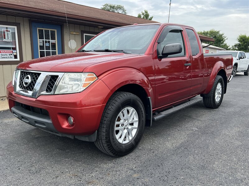 2014 Nissan Frontier SV V6 - Photo 2 - Canton, OH 44707