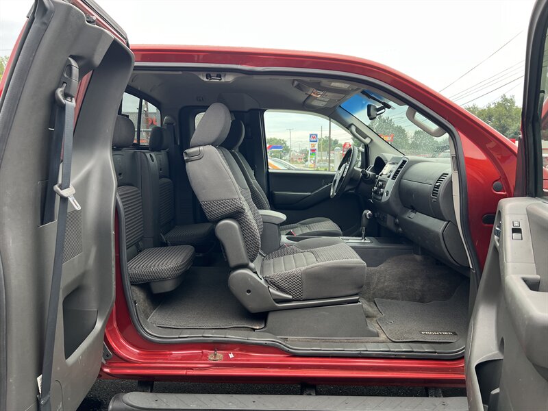2014 Nissan Frontier SV V6 - Photo 17 - Canton, OH 44707