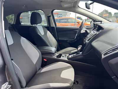 2014 Ford Focus SE   - Photo 18 - Canton, OH 44707