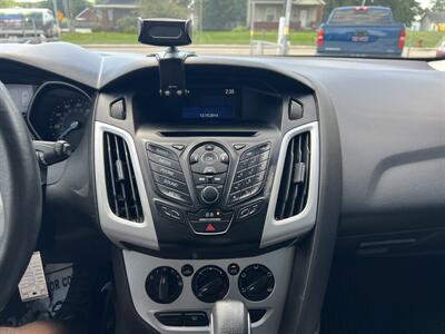 2014 Ford Focus SE   - Photo 8 - Canton, OH 44707