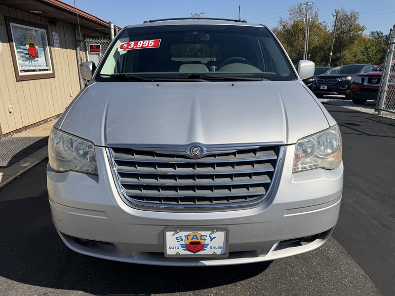 2008 Chrysler Town and Country Touring - Photo 3 - Canton, OH 44707