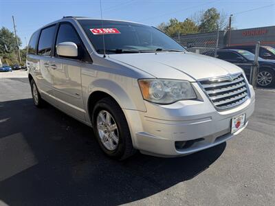 2008 Chrysler Town and Country Touring - Photo 20 - Canton, OH 44707