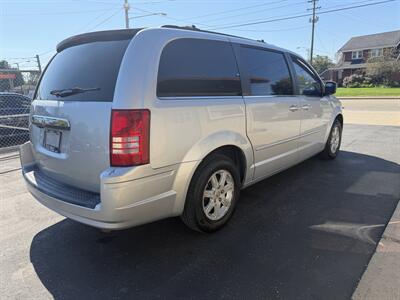 2008 Chrysler Town and Country Touring - Photo 16 - Canton, OH 44707