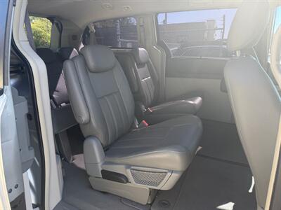 2008 Chrysler Town and Country Touring - Photo 18 - Canton, OH 44707