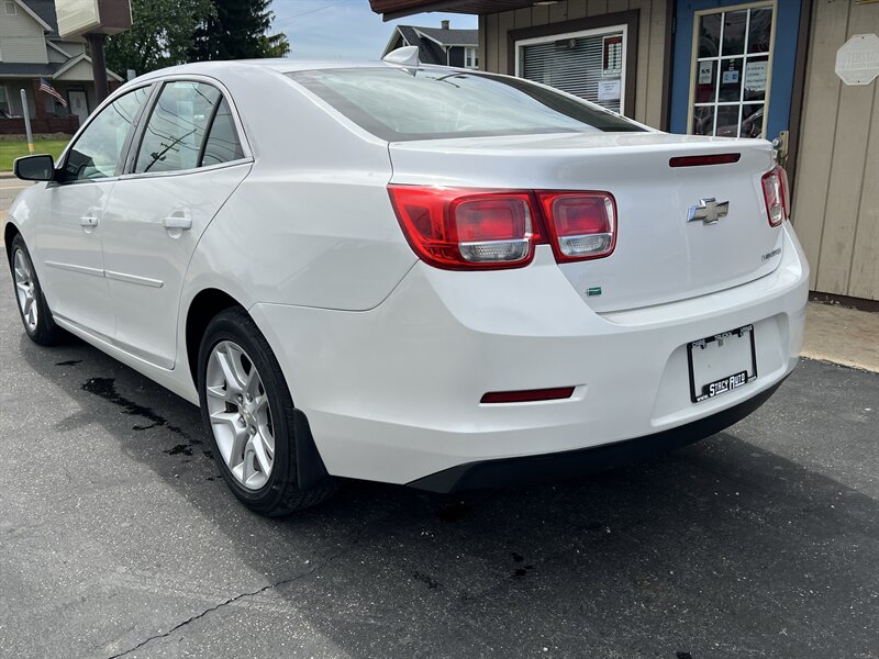 2015 Chevrolet Malibu LT - Photo 10 - Canton, OH 44707