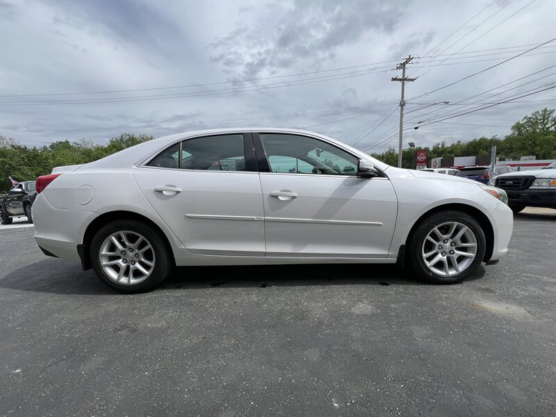 2015 Chevrolet Malibu LT - Photo 14 - Canton, OH 44707