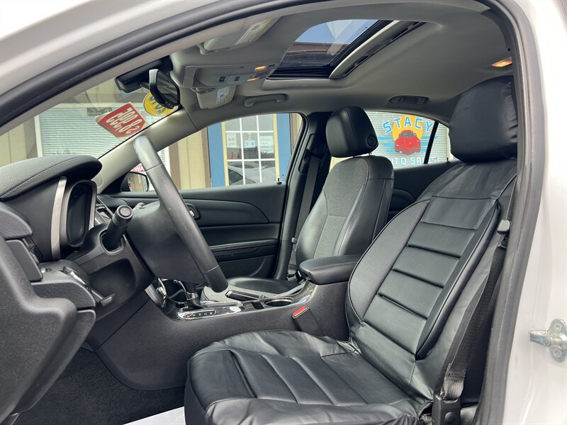 2015 Chevrolet Malibu LT - Photo 3 - Canton, OH 44707