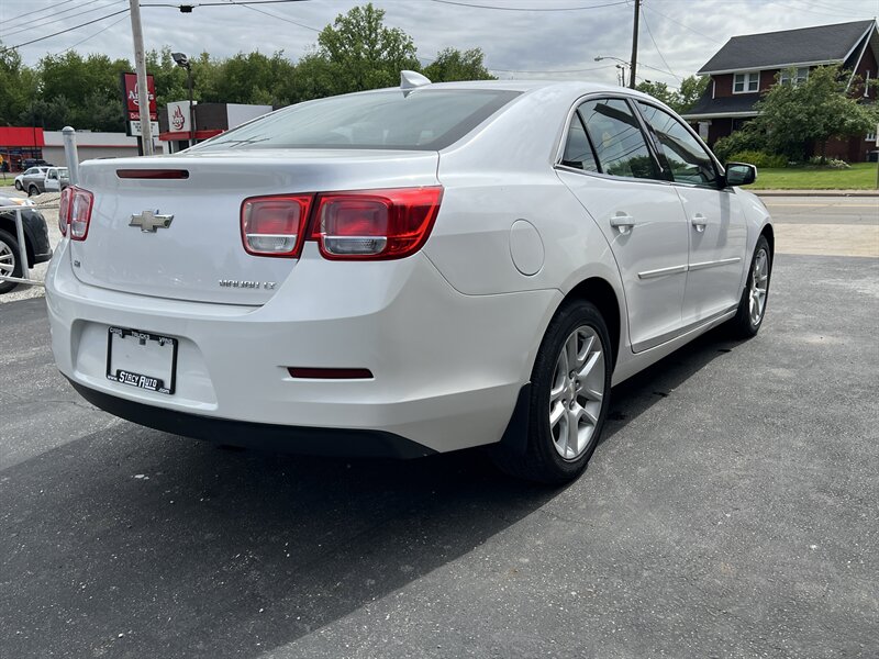2015 Chevrolet Malibu LT - Photo 13 - Canton, OH 44707
