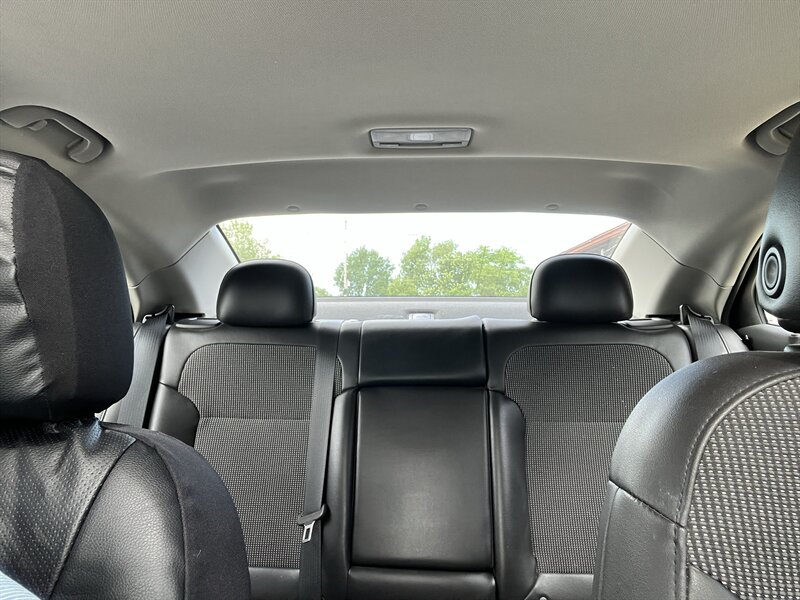 2015 Chevrolet Malibu LT - Photo 8 - Canton, OH 44707