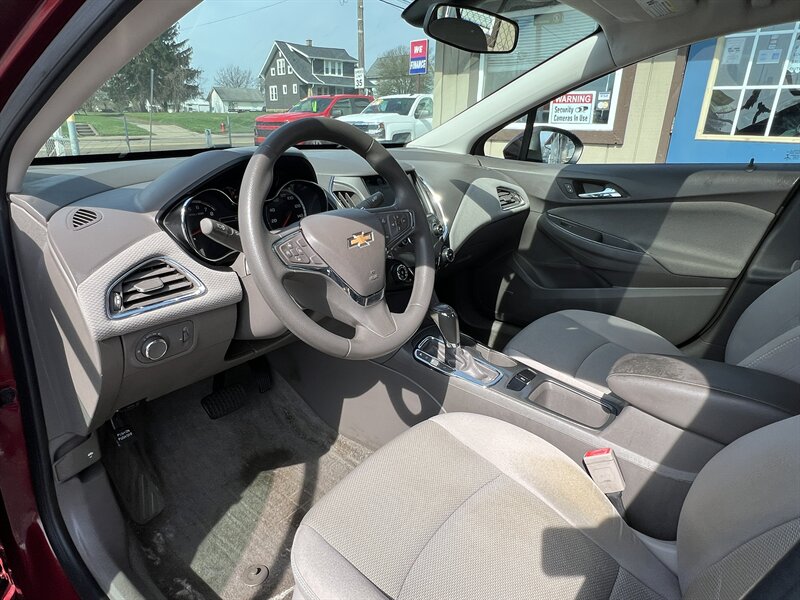 2016 Chevrolet Cruze LT Auto - Photo 3 - Canton, OH 44707