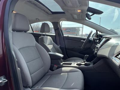 2016 Chevrolet Cruze LT Auto - Photo 17 - Canton, OH 44707