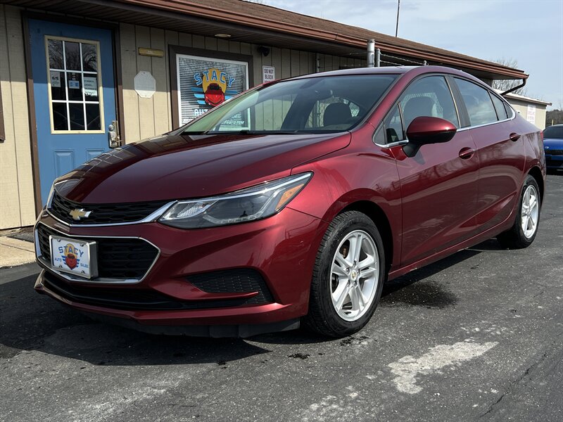 2016 Chevrolet Cruze LT Auto - Photo 2 - Canton, OH 44707