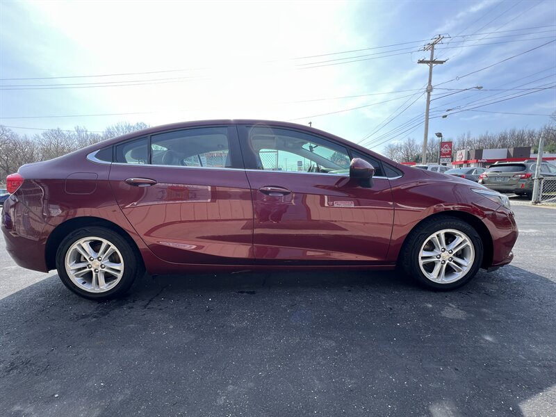 2016 Chevrolet Cruze LT Auto - Photo 15 - Canton, OH 44707