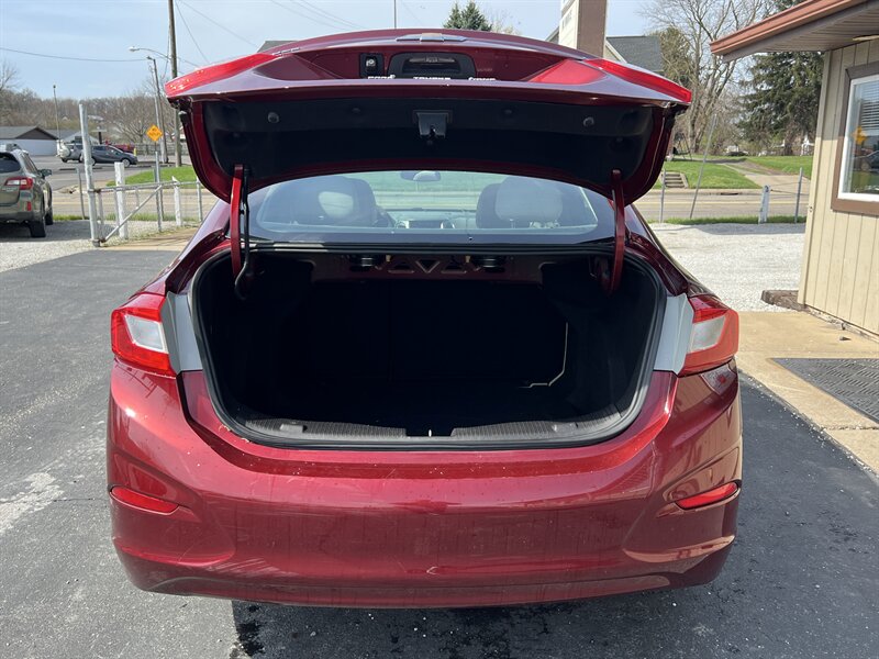 2016 Chevrolet Cruze LT Auto - Photo 13 - Canton, OH 44707