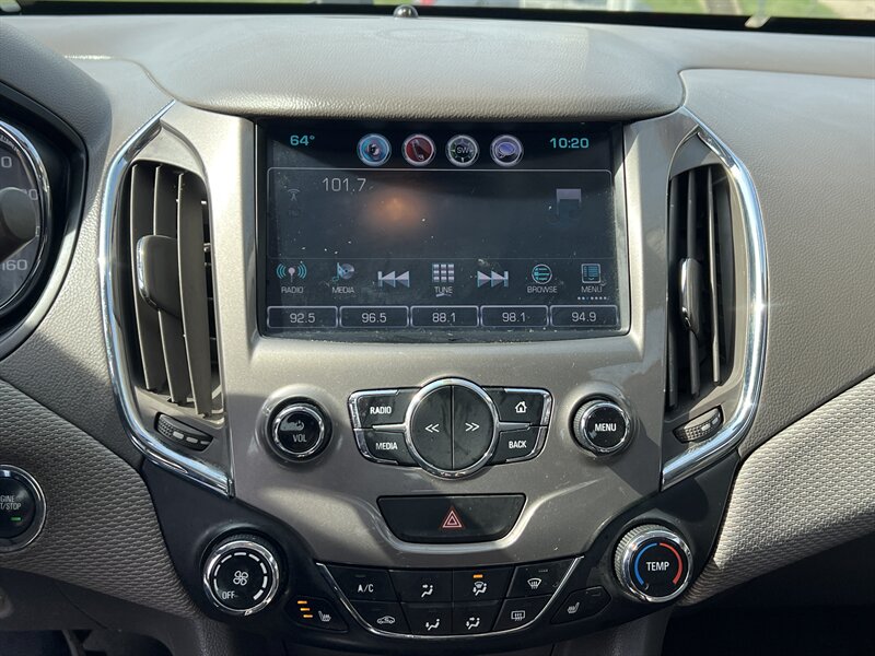 2016 Chevrolet Cruze LT Auto - Photo 6 - Canton, OH 44707