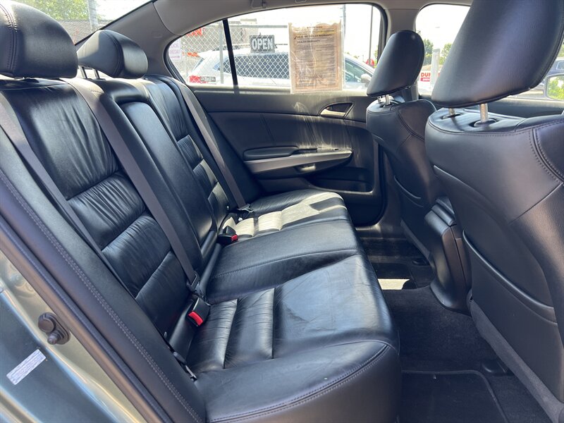2009 Honda Accord EX-L - Photo 17 - Canton, OH 44707